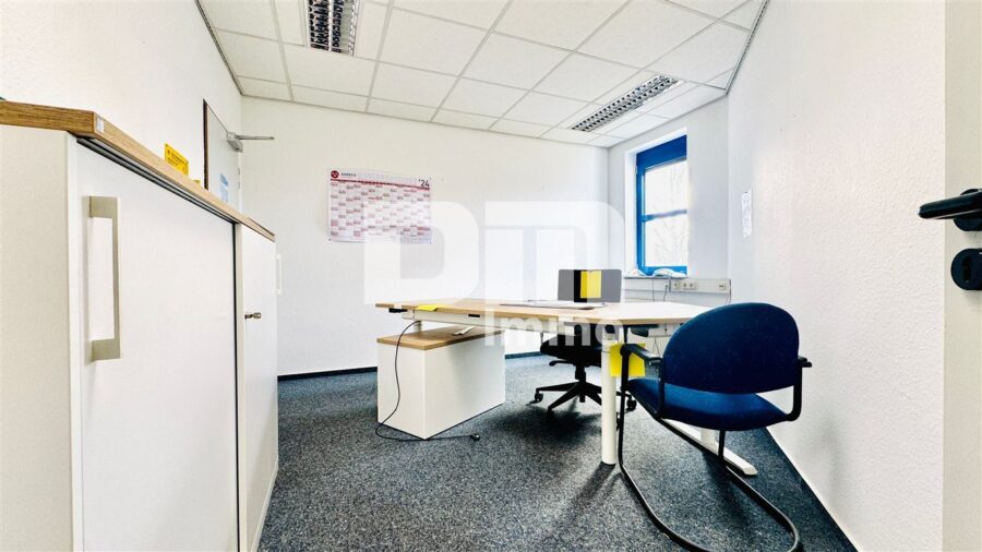 Vielseitiger Gewerbekomplex Halle + Büro / Freifläche - Top Infrastruktur direkt am A44 / A49 Kreuz - OG Büroraum